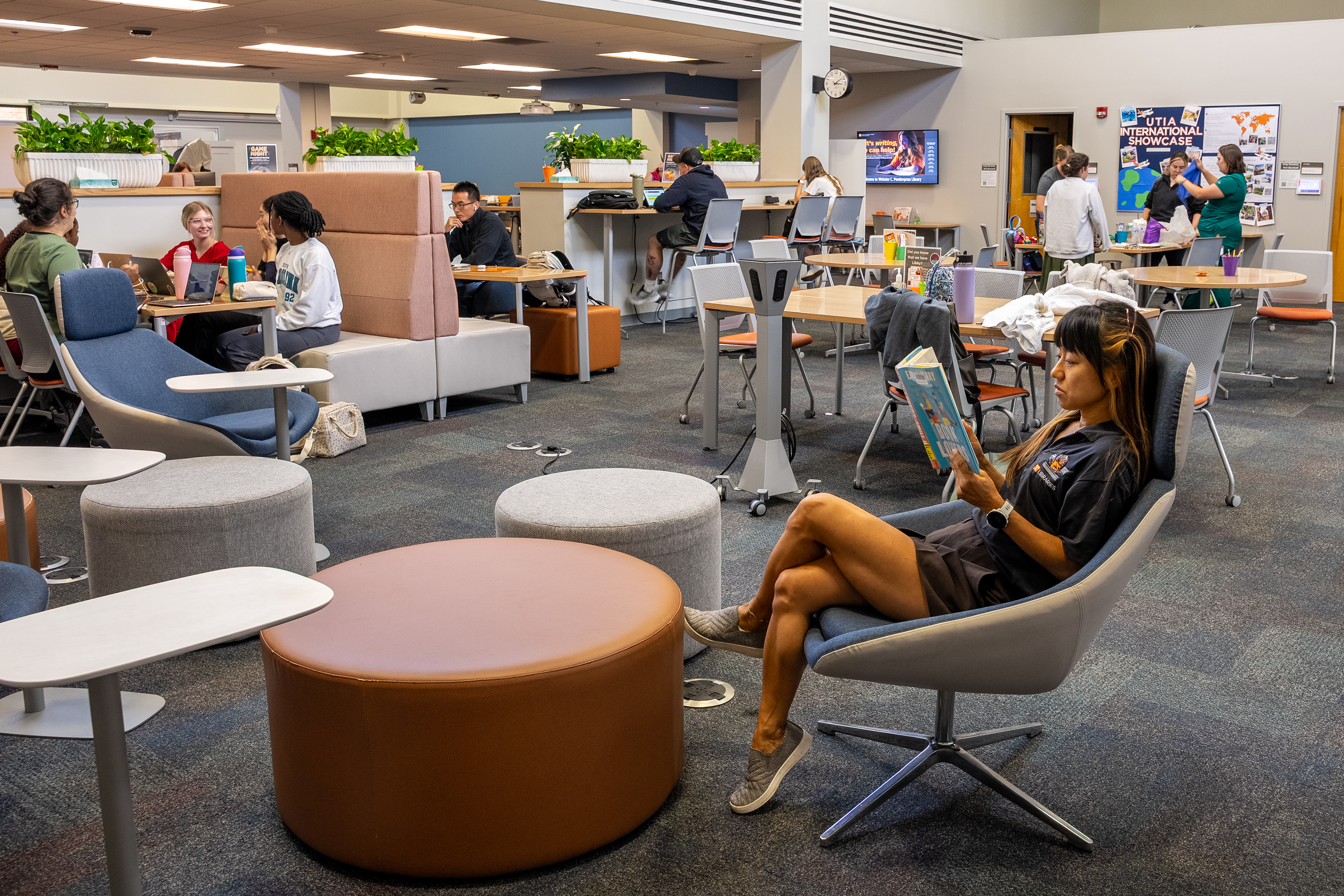 Photograph of the Group Study Space at Pendergrass with students in the background